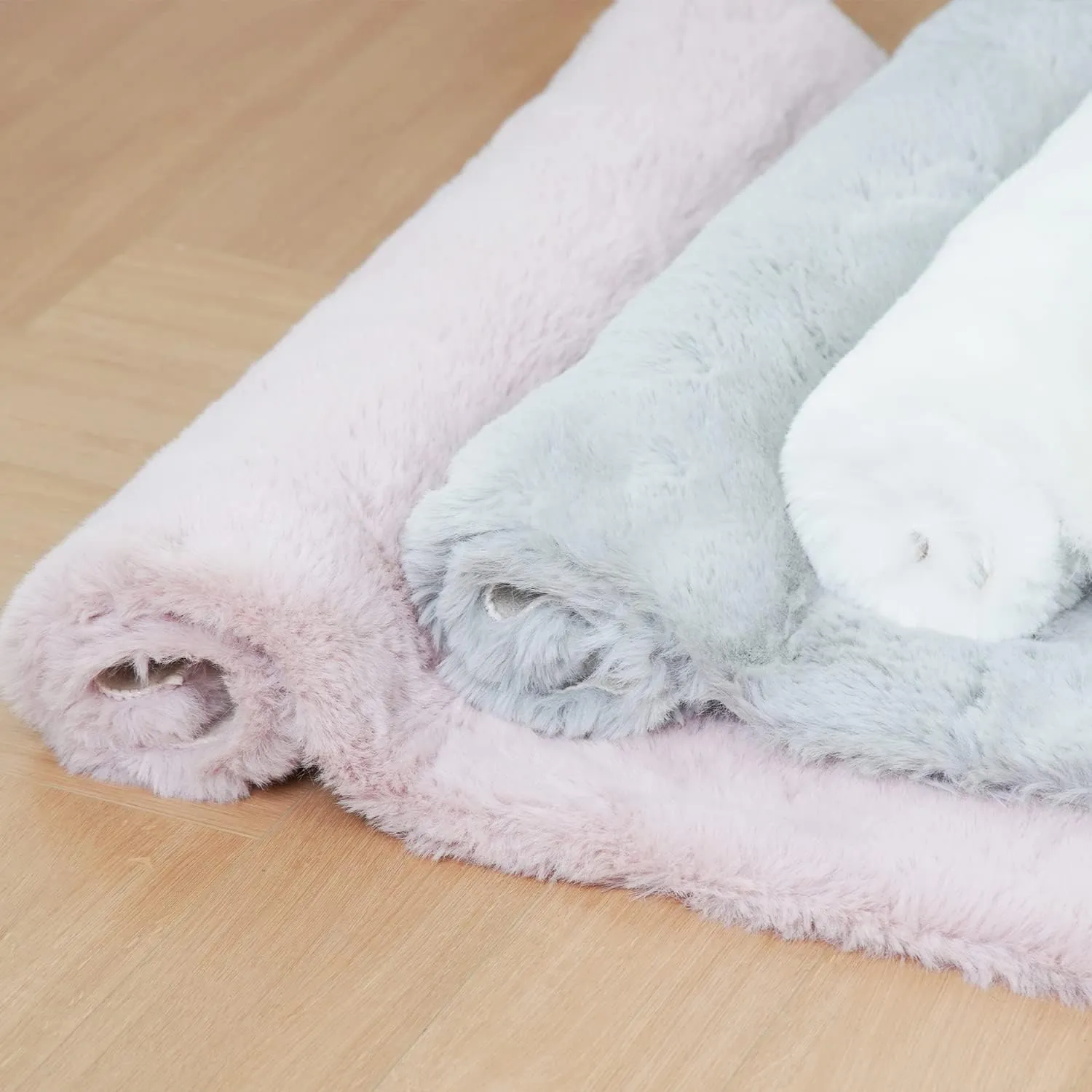 Ghouse Ultra Soft Faux Rabbit Fur Rug, Machine Washable Area Rugs for Bedroom Fluffy Rugs for Living Room, No-Shedding Carpet Sheepskin Grey Runner Rugs 2x10 Feet