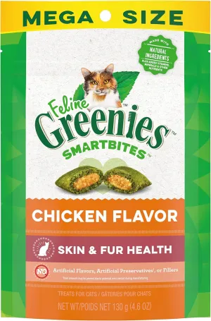 Greenies Feline Smartbites Skin & Fur Crunchy and Soft Natural Cat Treats, Chicken Flavor, 4.6 oz. Pouch