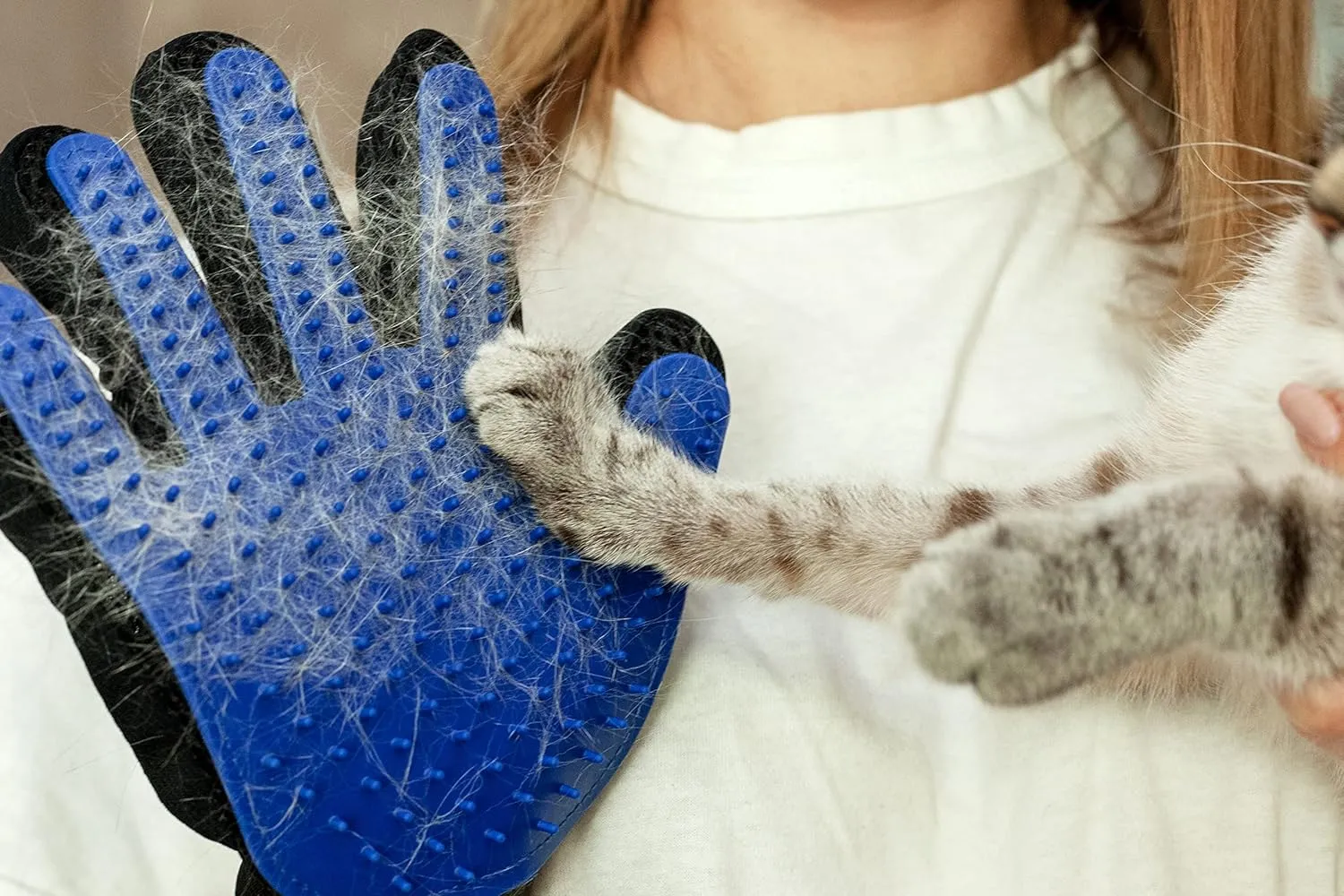 PAIR of Low-Cost Pet Grooming Gloves - Superior Care for Your Furry Friends. Ideal for Grooming, Deshedding, Bathing & Massaging Your Dogs & Cats with Long/Short/Curly Fur - Blue